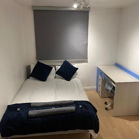 Indulge Hockley Hotel - With Free Front Parking - 10 Min Drive To Birmingham City Centre Bull Ring, Grand Central, Tesco Superstore, Primark & Commonwealth Games Luaran gambar