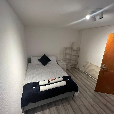 Indulge Hockley Hotel - With Free Front Parking - 10 Min Drive To Birmingham City Centre Bull Ring, Grand Central, Tesco Superstore, Primark & Commonwealth Games Luaran gambar