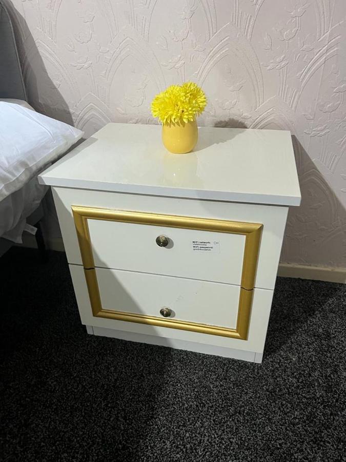 Indulge Hockley Hotel - With Free Front Parking - 10 Min Drive To Birmingham City Centre Bull Ring, Grand Central, Tesco Superstore, Primark & Commonwealth Games Luaran gambar